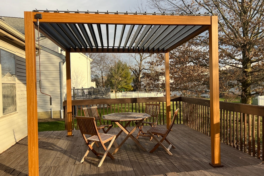 mirador louvered pergola