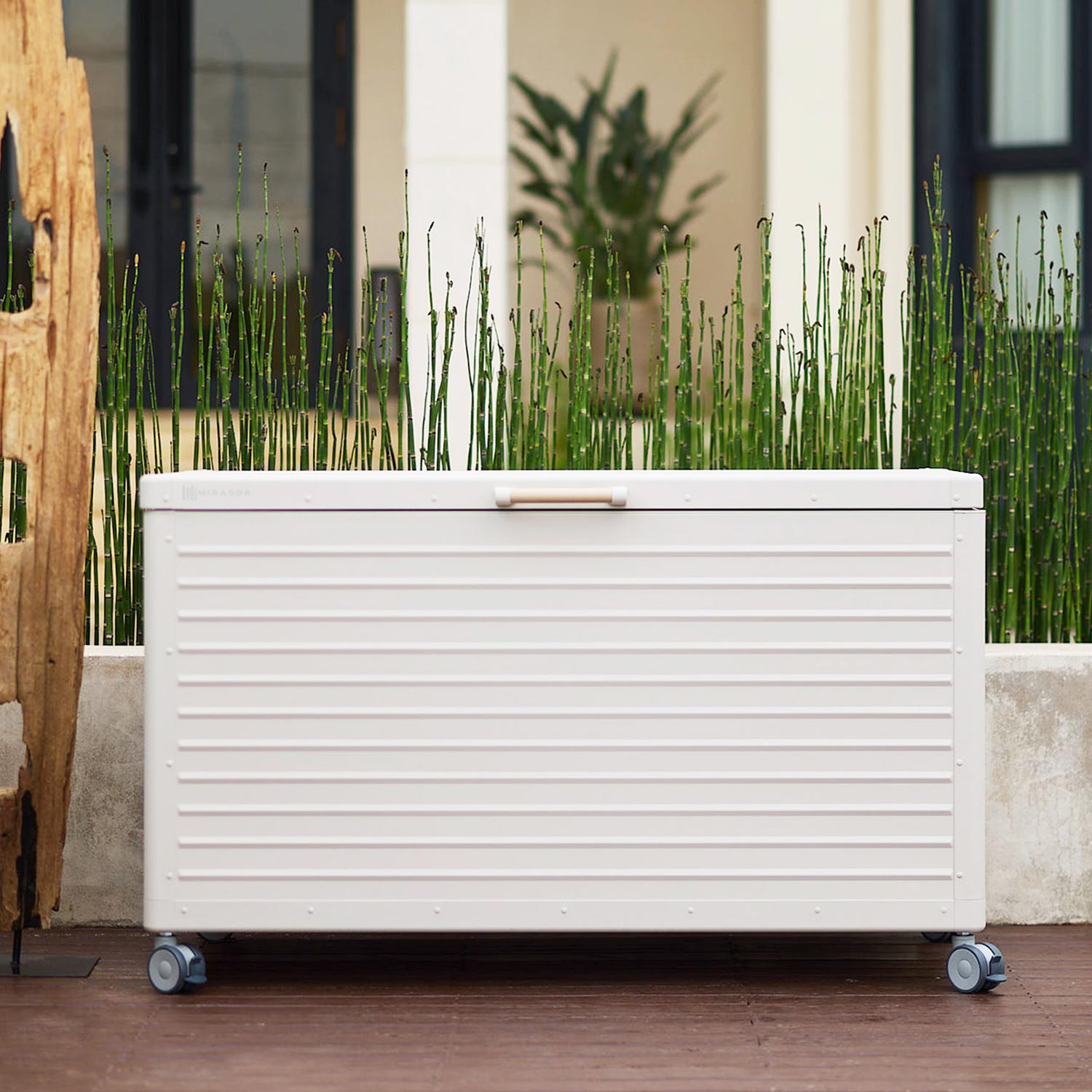 Mirador Outdoor Storage Series - Deck box horizon - 134 US Gallon - Latte