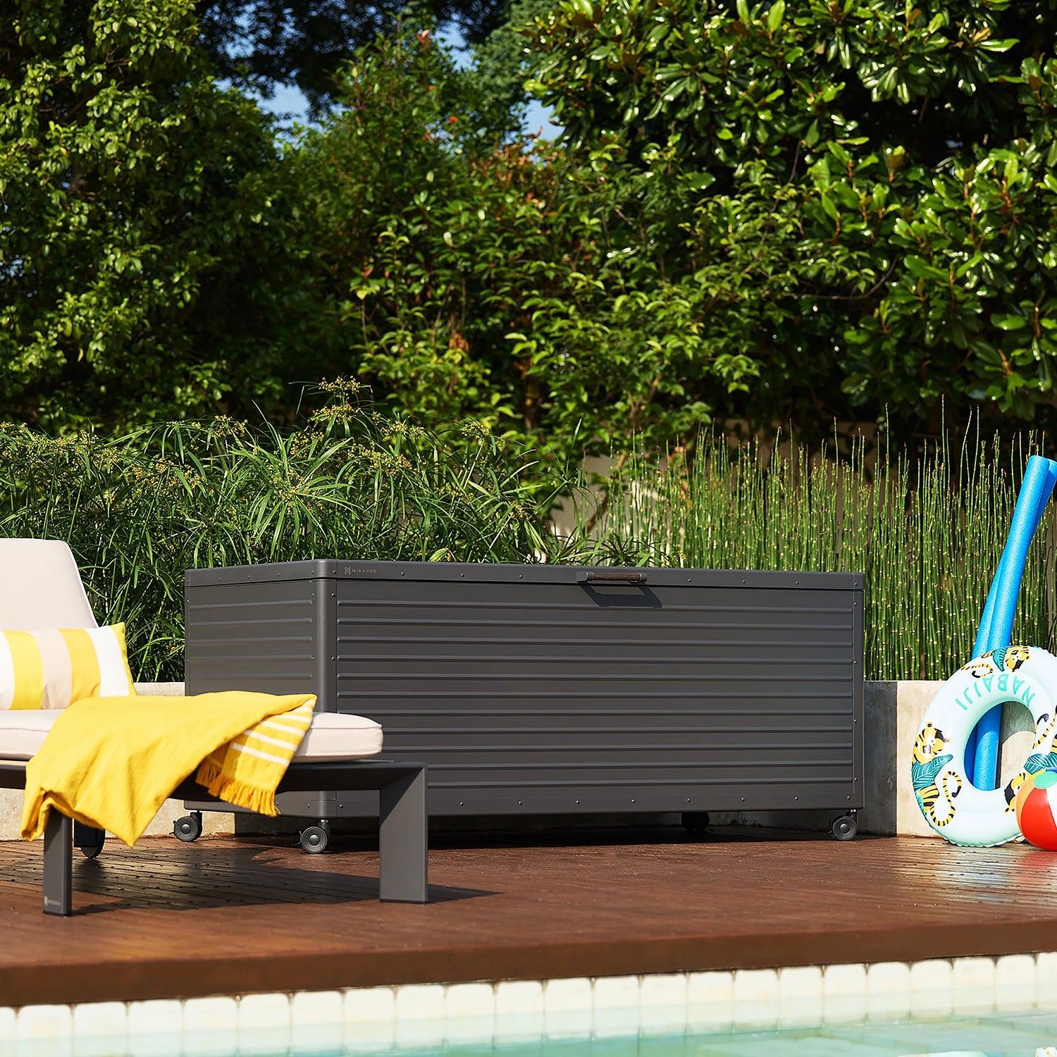 Mirador Outdoor Storage Series - Deck box horizon - 281 US Gallon - Latte